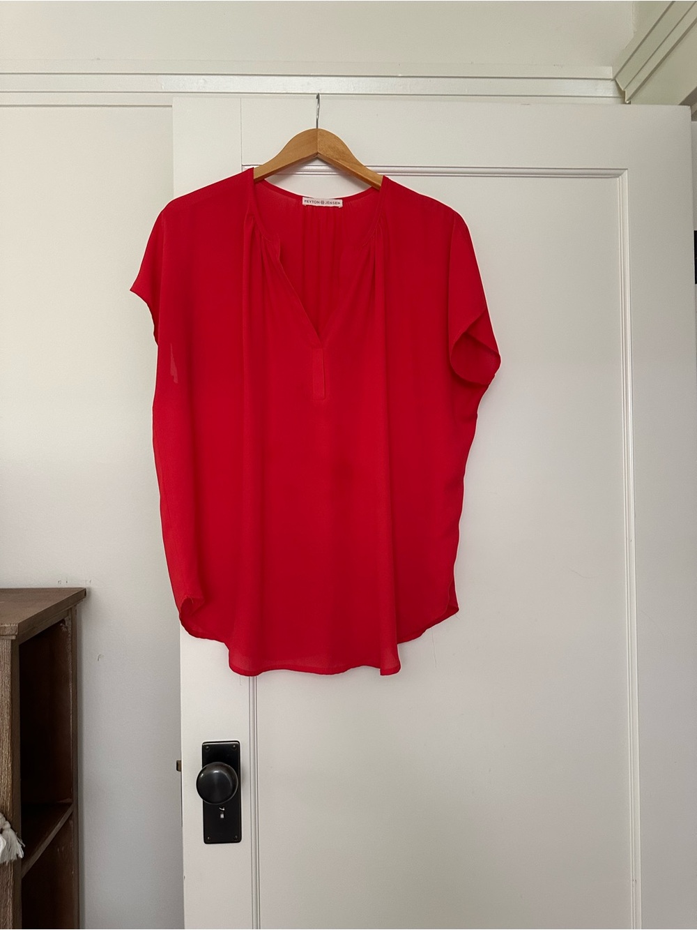 Evereve Peyton Jensen Women's Red Split-Neck Blouse